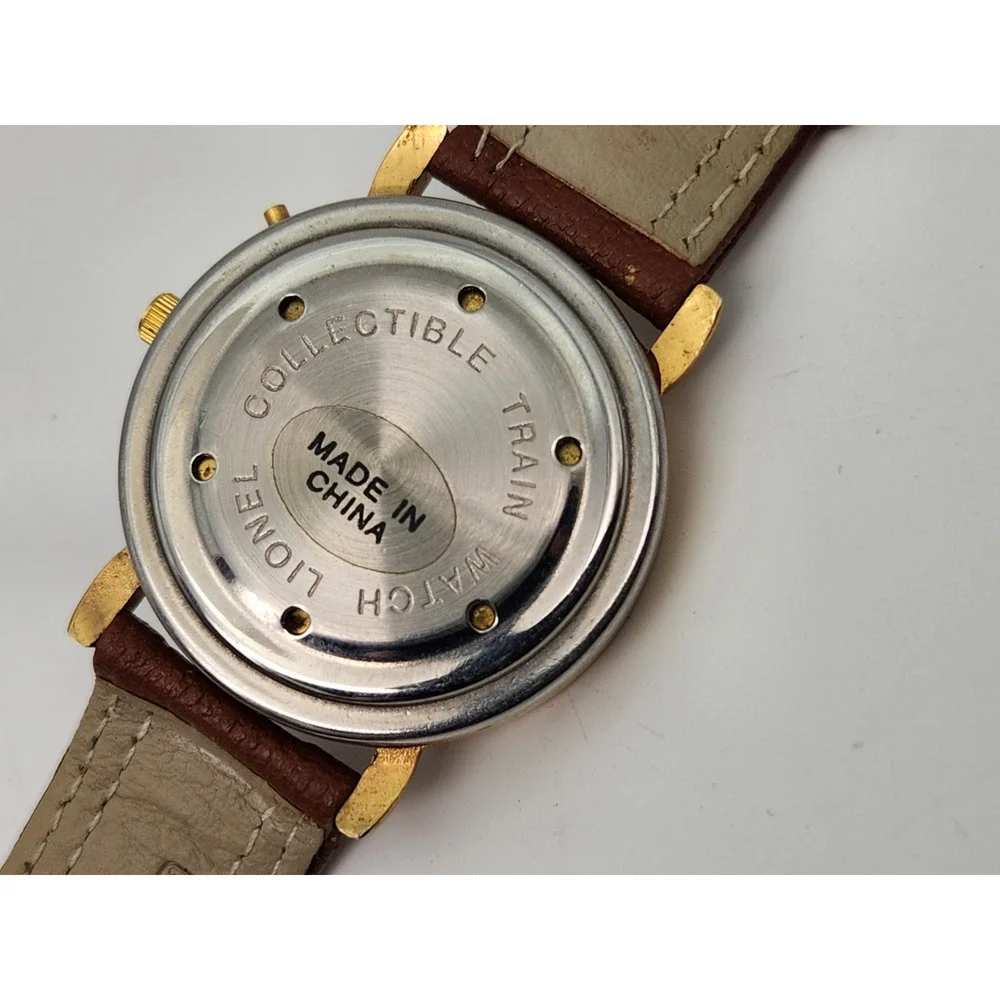 Vintage Lionel Collectible Train Watch w/Moving Train Dial Quartz w/Tin Case